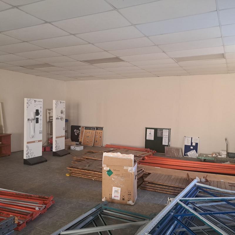 To Let commercial Property for Rent in Sidwell Eastern Cape